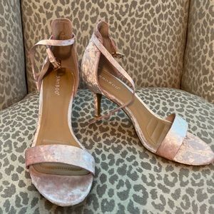 Adorable light pink velvet material sandal heels!
